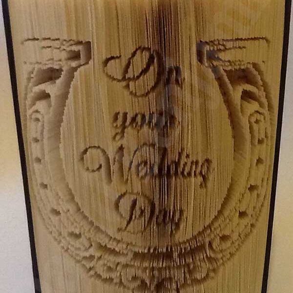 Wedding Day Horseshoe - Cut & Fold Book Folding Pattern